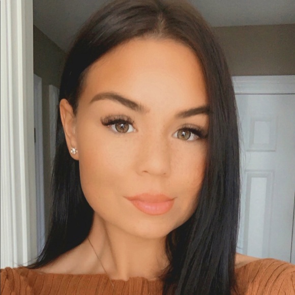 Meet your Posher, Caitlyn - Picture 1 of 1